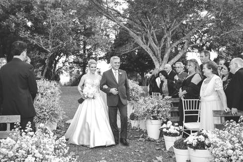 fotos-de-casamento-fotos-noiva-making-of-porto-alegre-casal-noiva-noivo-fotos-fotografia-fotógrafo-porto-alegre-wedding-porto-alegre-fotografo-profissional-vestido-de-noiva-penteado-noiva-casamento'