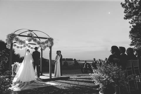 fotos-de-casamento-fotos-noiva-making-of-porto-alegre-casal-noiva-noivo-fotos-fotografia-fotógrafo-porto-alegre-wedding-porto-alegre-fotografo-profissional-vestido-de-noiva-penteado-noiva-casamento'