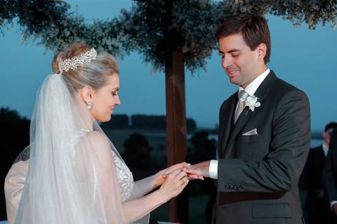 fotos-de-casamento-fotos-noiva-making-of-porto-alegre-casal-noiva-noivo-fotos-fotografia-fotógrafo-porto-alegre-wedding-porto-alegre-fotografo-profissional-vestido-de-noiva-penteado-noiva-casamento'