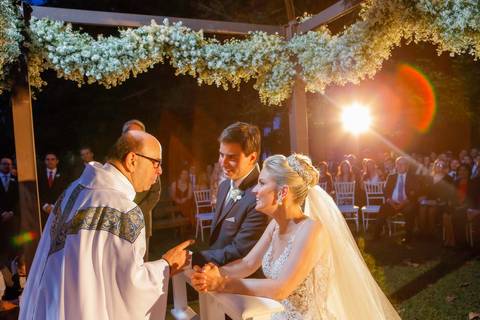 fotos-de-casamento-fotos-noiva-making-of-porto-alegre-casal-noiva-noivo-fotos-fotografia-fotógrafo-porto-alegre-wedding-porto-alegre-fotografo-profissional-vestido-de-noiva-penteado-noiva-casamento'