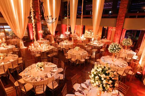 fotos-de-casamento-fotos-noiva-making-of-porto-alegre-casal-noiva-noivo-fotos-fotografia-fotógrafo-porto-alegre-wedding-porto-alegre-fotografo-profissional-vestido-de-noiva-penteado-noiva-casamento'