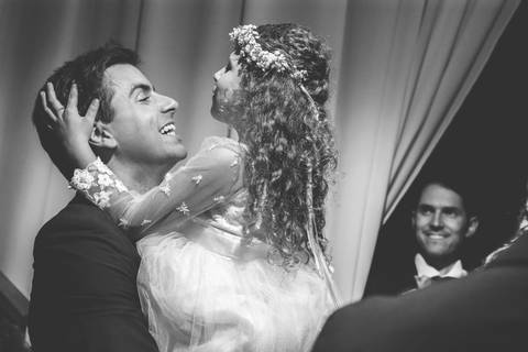 fotos-de-casamento-fotos-noiva-making-of-porto-alegre-casal-noiva-noivo-fotos-fotografia-fotógrafo-porto-alegre-wedding-porto-alegre-fotografo-profissional-vestido-de-noiva-penteado-noiva-casamento'