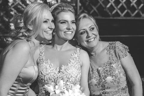 fotos-de-casamento-fotos-noiva-making-of-porto-alegre-casal-noiva-noivo-fotos-fotografia-fotógrafo-porto-alegre-wedding-porto-alegre-fotografo-profissional-vestido-de-noiva-penteado-noiva-casamento'