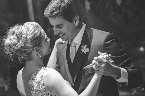 fotos-de-casamento-fotos-noiva-making-of-porto-alegre-casal-noiva-noivo-fotos-fotografia-fotógrafo-porto-alegre-wedding-porto-alegre-fotografo-profissional-vestido-de-noiva-penteado-noiva-casamento'