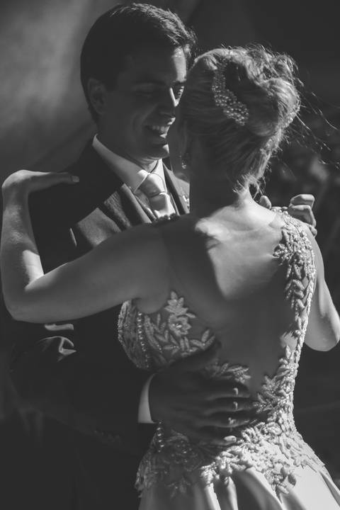 fotos-de-casamento-fotos-noiva-making-of-porto-alegre-casal-noiva-noivo-fotos-fotografia-fotógrafo-porto-alegre-wedding-porto-alegre-fotografo-profissional-vestido-de-noiva-penteado-noiva-casamento'