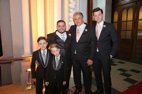 casamento-wedding-igreja-sao-pedro-festa-party-celebração-party-room-porto-alegre-rio-grande-do-sul-casal-cadeados-noivos-casando-querocasar-inspiração-dos-sonhos-icasei-vou-casar-2019-2020-2021-noiva-inesquecivel-noivei-real-fabio-martins-fotografo-poa'