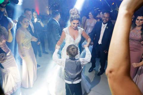 casamento-wedding-igreja-sao-pedro-festa-party-celebração-party-room-porto-alegre-rio-grande-do-sul-casal-cadeados-noivos-casando-querocasar-inspiração-dos-sonhos-icasei-vou-casar-2019-2020-2021-noiva-inesquecivel-noivei-real-fabio-martins-fotografo-poa'