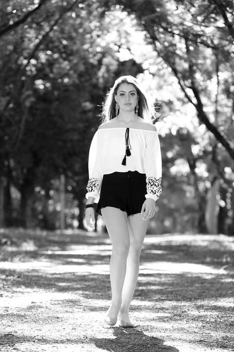 BOOK-DE-15-ANOS-DE-MARCELA-NA-VINICULA-LAURENTIA-fotografia-vinicola-laurentia-book-vinicola-laurentia-fotografo-de-15-anos-porto-alegre-foto-descontraida-fotografia-em-preto-e-branco-fotografia-de-quinze-anos-barra-do-ribeiro-rs-fotografo-fabio-martins'