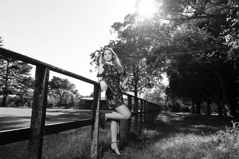 BOOK-DE-15-ANOS-DE-MARCELA-NA-VINICULA-LAURENTIA-fotografia-vinicola-laurentia-book-vinicola-laurentia-fotografo-de-15-anos-porto-alegre-foto-descontraida-fotografia-em-preto-e-branco-fotografia-de-quinze-anos-barra-do-ribeiro-rs-fotografo-fabio-martins'