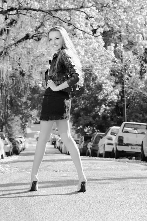 video-street-book-paula-franck-fotografia-fabio-martins-book-de-15-anos-porto-alegre-fotografia-15-anos-fotografia-teen-fotografia-adaolecente-melhor-fotografo-15-anos-porto-alegre-book-em-preto-e-branco-book-ar-livre-book-externo-porto-alegre'