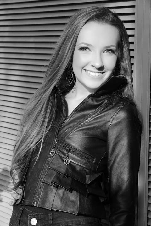 video-street-book-paula-franck-fotografia-fabio-martins-book-de-15-anos-porto-alegre-fotografia-15-anos-fotografia-teen-fotografia-adaolecente-melhor-fotografo-15-anos-porto-alegre-book-em-preto-e-branco-book-ar-livre-book-externo-porto-alegre'