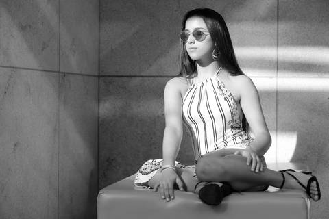 book-ensaio-urbano-book-de-15-anos-ensaio-15-anos-ensaio-adolescente-fotografo-fabio-martins-fotografo-porto-alegre-book-debutante-urbano-fotografia-quinze-anos-preto-e-branco'