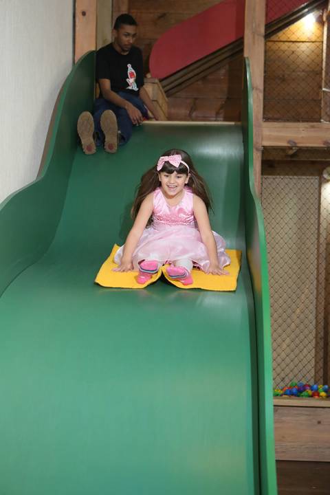 festa-de-aniversario-infantil-de-ursinho-rosa-antonia-feita-por-fabio-martins-fotografo-de-porto-alegre'