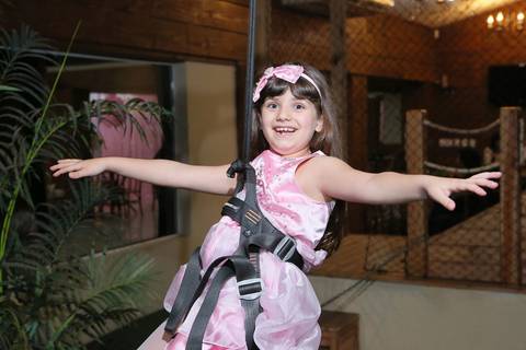 festa-de-aniversario-infantil-de-ursinho-rosa-antonia-feita-por-fabio-martins-fotografo-de-porto-alegre'