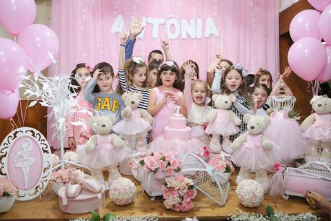festa-de-aniversario-infantil-de-ursinho-rosa-antonia-feita-por-fabio-martins-fotografo-de-porto-alegre'