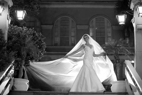 fotografia-a-noite-de-casamento-fotografia-em-preto-e-branco-de-casal-fotografia-contra-a-luz-fotografia-p&b-de-casmento-fotografo-de-casamento-em-porto-alegre-fotografo-fabio-martins-fotografia-casamento-na-igreja-sao-jose-associacao-leopoldona-juvenil'