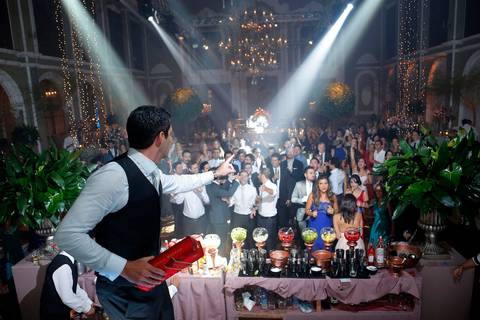 valsa-de-casamento-em-preto-e-branco-depoimento-de-casamento-foto-festa-de-casamento-fotografia-noivos-dançando-foto-de-casal-dançando-foto-noiva-dancando-fotografia-de-casamento-fabio-martins-fotografo-de-casamento-em-porto-alegre-festa-de-casamento'