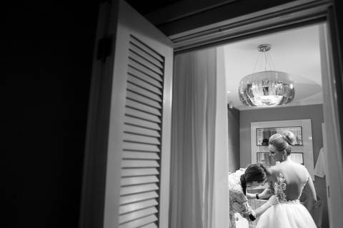 casamento-igreja-santo-inacio-de-loyola-lajeado-viviane-e-mauricio-fotografo-fabio-porto-alegre-prova-vestido-de-noiva'
