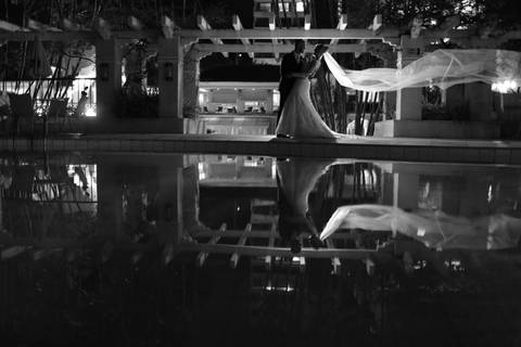 festa-de-casamento-na-associação-leopoldina-juvenil-fotografia-de-noiva-com-padrinhos-noiva-com-vestido-de-renda-branco-festa-de-casamento-na-associaçao-leopoldina-juvenil-festa-no-ALJ'