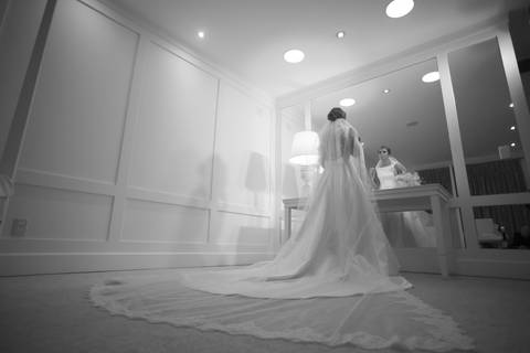 veu-de-noiva-preto-e-branco-casamento-igreja-conceiçao-festa-de-casamento-no-ALJ-casamento-no-juvenil-festa-de-casamento-no-juvenil-casamento-no-ALJ-casamento-na-associação-leopoldina-juvenil-fotografo-de-casamento-fabio-martins-fotografo-casamento-poa'