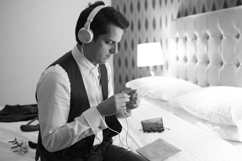 noivo-lendo-carta-da-noiva-dia-casamento-igreja-conceiçao-festa-de-casamento-no-ALJ-casamento-no-juvenil-festa-de-casamento-no-juvenil-casamento-no-ALJ-casamento-na-associação-leopoldina-juvenil-fotografo-de-casamento-fabio-martins-fotografo-casamento-poa'