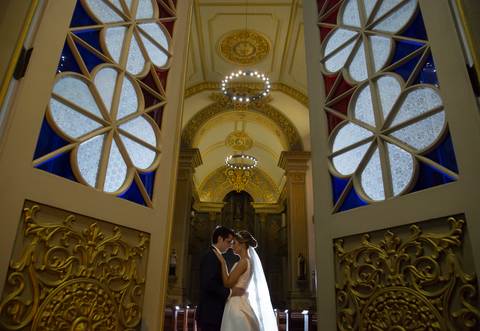 casal-entrada-igreja-casamento-igreja-conceiçao-festa-de-casamento-no-ALJ-casamento-no-juvenil-festa-de-casamento-no-juvenil-casamento-no-ALJ-casamento-associação-leopoldina-juvenil-fotografo-de-casamento-fabio-martins-fotografo-casamento-porto-alegre'