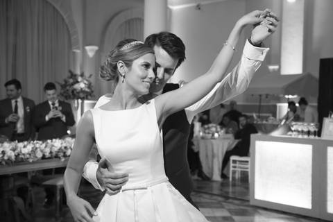 noivos-valsa-dança-casal-casamento-igreja-conceiçao-festa-de-casamento-no-ALJ-casamento-no-juvenil-festa-de-casamento-no-juvenil-casamento-no-ALJ-casamento-associação-leopoldina-juvenil-fotografo-de-casamento-fabio-martins-fotografo-casamento-porto-alegre'