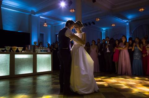 noivos-valsa-dança-casal-casamento-igreja-conceiçao-festa-de-casamento-no-ALJ-casamento-no-juvenil-festa-de-casamento-no-juvenil-casamento-no-ALJ-casamento-associação-leopoldina-juvenil-fotografo-de-casamento-fabio-martins-fotografo-casamento-porto-alegre'