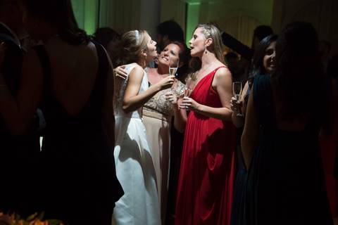 noiva-diversao-rinsadas-casamento-igreja-conceiçao-festa-de-casamento-no-ALJ-casamento-no-juvenil-festa-de-casamento-no-juvenil-casamento-no-ALJ-casamento-associação-leopoldina-juvenil-fotografo-de-casamento-fabio-martins-fotografo-casamento-porto-alegre'