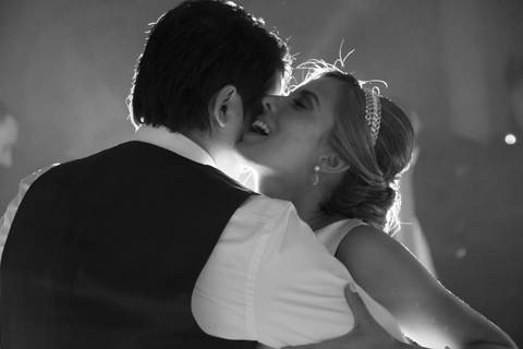 noivos-casal-beijo-altar-casamento-igreja-conceiçao-festa-de-casamento-no-ALJ-casamento-no-juvenil-festa-de-casamento-no-juvenil-casamento-no-ALJ-casamento-associação-leopoldina-juvenil-fotografo-de-casamento-fabio-martins-fotografo-casamento-porto-alegre'