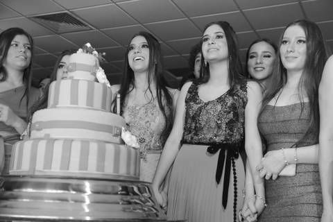 15-anos-sogipa-15-anos-salaoa-hannover-festa-quinze-anos-vestido-quinze-anos-azul-vestido-15-anos-rosa-foto-p&b-15-anos-com-amiga-15-anos-com-irma-festa-15-anos-porto-alegre-fotografo-15-anos-porto-alegre-fotografo-fabio-martins-foto-equipe-sogipa'