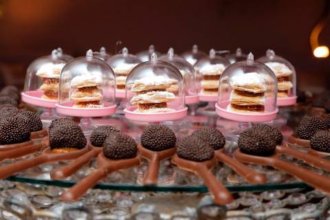 festa-15-anos-sociedade-libanesa-fotografo-fabio-martins-porto-alegre-mesa-de-doces'