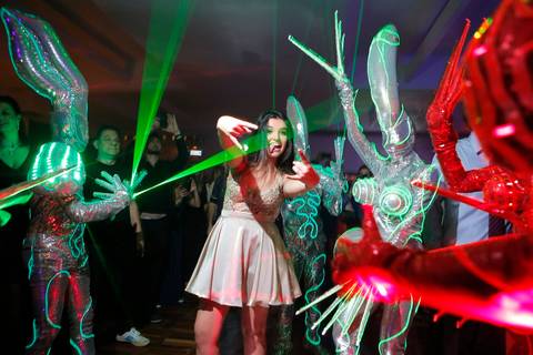 festa-15-anos-sociedade-libanesa-fotografo-fabio-martins-porto-alegre-robos-de-led'