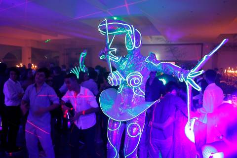 festa-15-anos-sociedade-libanesa-fotografo-fabio-martins-porto-alegre-robos-de-led'