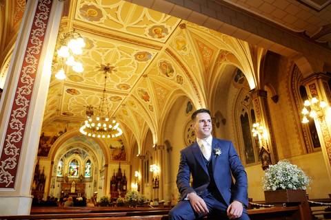 casamento-Igreja-sao-pedro-festa-casa-vetro-fotografo-fabio-martins-porto-alegre-carolina-e-lucas-noivo-na-igreja'