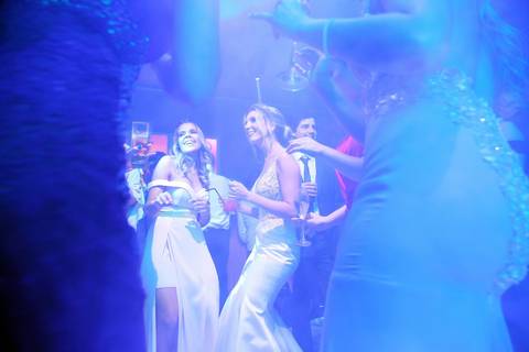 casamento-Igreja-sao-pedro-festa-casa-vetro-fotografo-fabio-martins-porto-alegre-carolina-e-lucas-festa-de-casamento-pista-de-dança'