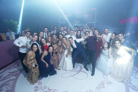 casamento-Igreja-sao-pedro-festa-casa-vetro-fotografo-fabio-martins-porto-alegre-carolina-e-lucas-festa-de-casamento-pista-de-dança'