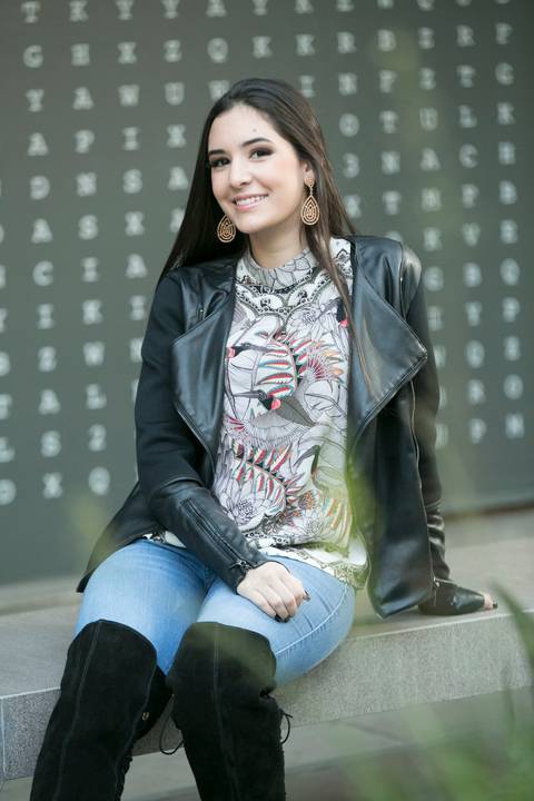 book-15-anos-book-fotografico-profissional-fotografo-porto-alegre-fabio-martins-buque-15-anos-book-quinze-anos-poa-ensaio-ar-livre-book-externo-praça-verde-flores-amigas-book-amizade'