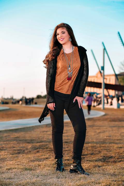 book-ensaio-foto-fotos-fotografia-fotografico-fotografo-photo-shoot-photoshooting-book-externo-urbano-rio-lago-agua-15-anos-quinze-anos-urbano-ao-ar-livre-externo-fabio-martins-foto-equipe-fotografo-profissional-foto-equipe-look-do-dia-adolescente-poa'