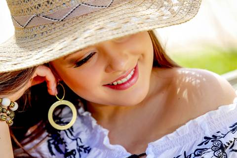 FOTOGRAFIA-NA-PRAIA-DE-GAROPABA-E-PRAIA-DO-ROSA-book de 15 anos-fotos-na-praia-do-rosa-ao-nascer-do-sol-15 Anos-nascer-do-sol-na-praia-ensaio-na-praia-santa-catarina'