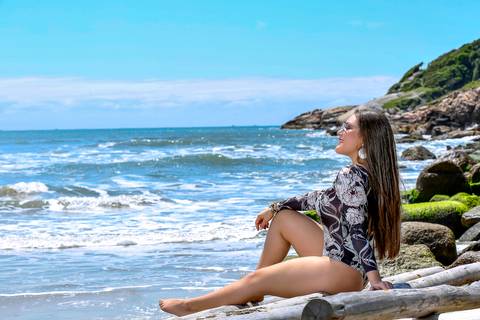 FOTOGRAFIA-NA-PRAIA-DE-GAROPABA-E-PRAIA-DO-ROSA-book de 15 anos-fotos-na-praia-do-rosa-ao-nascer-do-sol-15 Anos-nascer-do-sol-na-praia-ensaio-na-praia-santa-catarina'