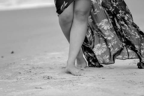 FOTOGRAFIA-NA-PRAIA-DE-GAROPABA-E-PRAIA-DO-ROSA-book de 15 anos-fotos-na-praia-do-rosa-ao-nascer-do-sol-15 Anos-nascer-do-sol-na-praia-ensaio-na-praia-santa-catarina'