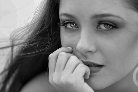 FOTOGRAFIA-NA-PRAIA-DE-GAROPABA-E-PRAIA-DO-ROSA-book de 15 anos-fotos-na-praia-do-rosa-ao-nascer-do-sol-15 Anos-nascer-do-sol-na-praia-ensaio-na-praia-santa-catarina'