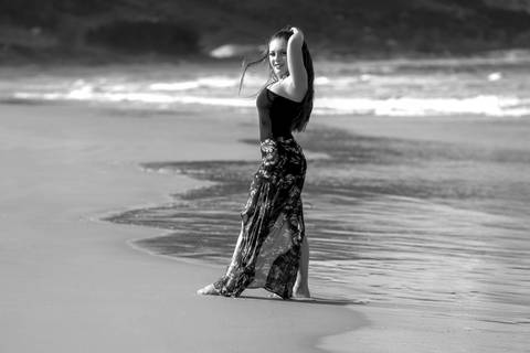 FOTOGRAFIA-NA-PRAIA-DE-GAROPABA-E-PRAIA-DO-ROSA-book de 15 anos-fotos-na-praia-do-rosa-ao-nascer-do-sol-15 Anos-nascer-do-sol-na-praia-ensaio-na-praia-santa-catarina'