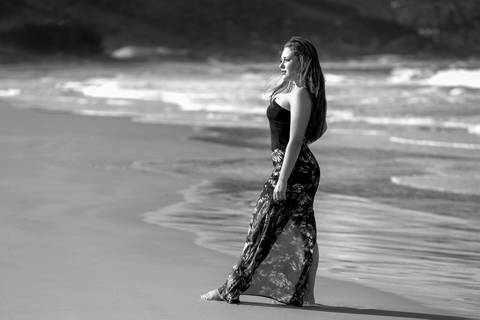 FOTOGRAFIA-NA-PRAIA-DE-GAROPABA-E-PRAIA-DO-ROSA-book de 15 anos-fotos-na-praia-do-rosa-ao-nascer-do-sol-15 Anos-nascer-do-sol-na-praia-ensaio-na-praia-santa-catarina'