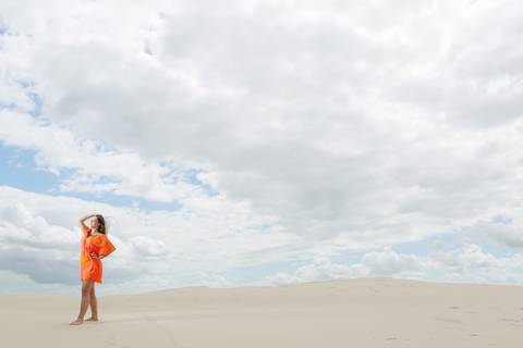 book-15-anos-buque-ensaio-fotografico-fotografo-profissional-book-na-praia-15-anos-fabio-martins-fotografo-15-anos-book-festa-15-anos-pré-15-anos-quinze-anos-fotografia-na-praia-dunas-areia-saida-de-praia-laranja'