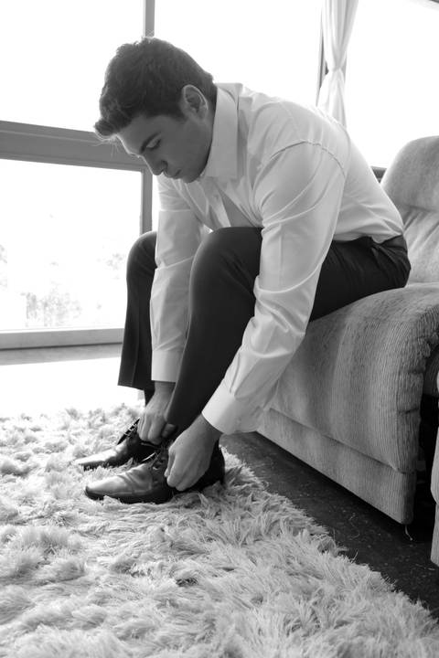 making-of-noivo-casamento-fotografia-fotografo-fabio-martins-porto-alegre-sapato-noivo-traje-casamento-trave-noivo-making-of-noivo-alianças-para-casamento-porto-alegre-associacao-leopoldina-juvenil-fabio-martins-foto-equipe-filmagem-fotografia'