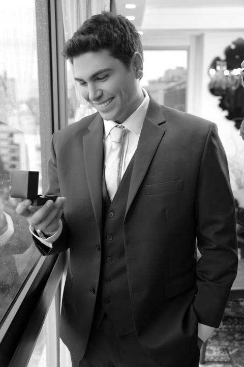 making-of-noivo-casamento-fotografia-fotografo-fabio-martins-porto-alegre-sapato-noivo-traje-casamento-trave-noivo-making-of-noivo-alianças-para-casamento-porto-alegre-associacao-leopoldina-juvenil-fabio-martins-foto-equipe-filmagem-fotografia'