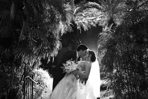 cerimonia-casamento-salao-imperatriz-associacao-leopoldina-juvenil-entrada-noiva-troca-de-votos-casamento-porto-alegre-fabio-martins-fotografo-de-casamentos-filmagem-fmfilms-casamento-lindo-casamento-chique-decoracao-de-cerimonia-de-casamento'