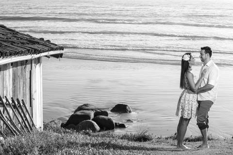 book-fotografico-pre-casamento-book-pre-wedding-ensaio-em-santa-catarina-book-casal-na-praia-do-rosa-praia-de-garopaba-fotografo-de-casamento-fabio-martins-fotografia-porto-alegre-vestido-pre-wedding-foto-por-do-sol-na-praia-casal-na-praia'